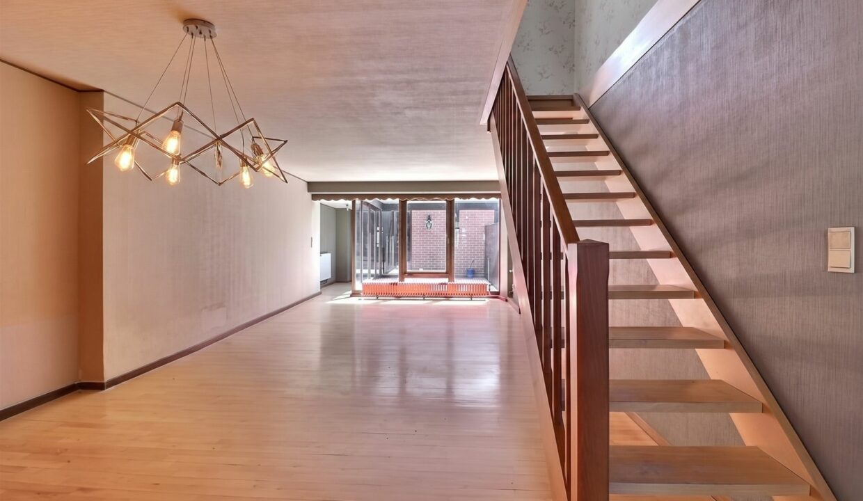318A